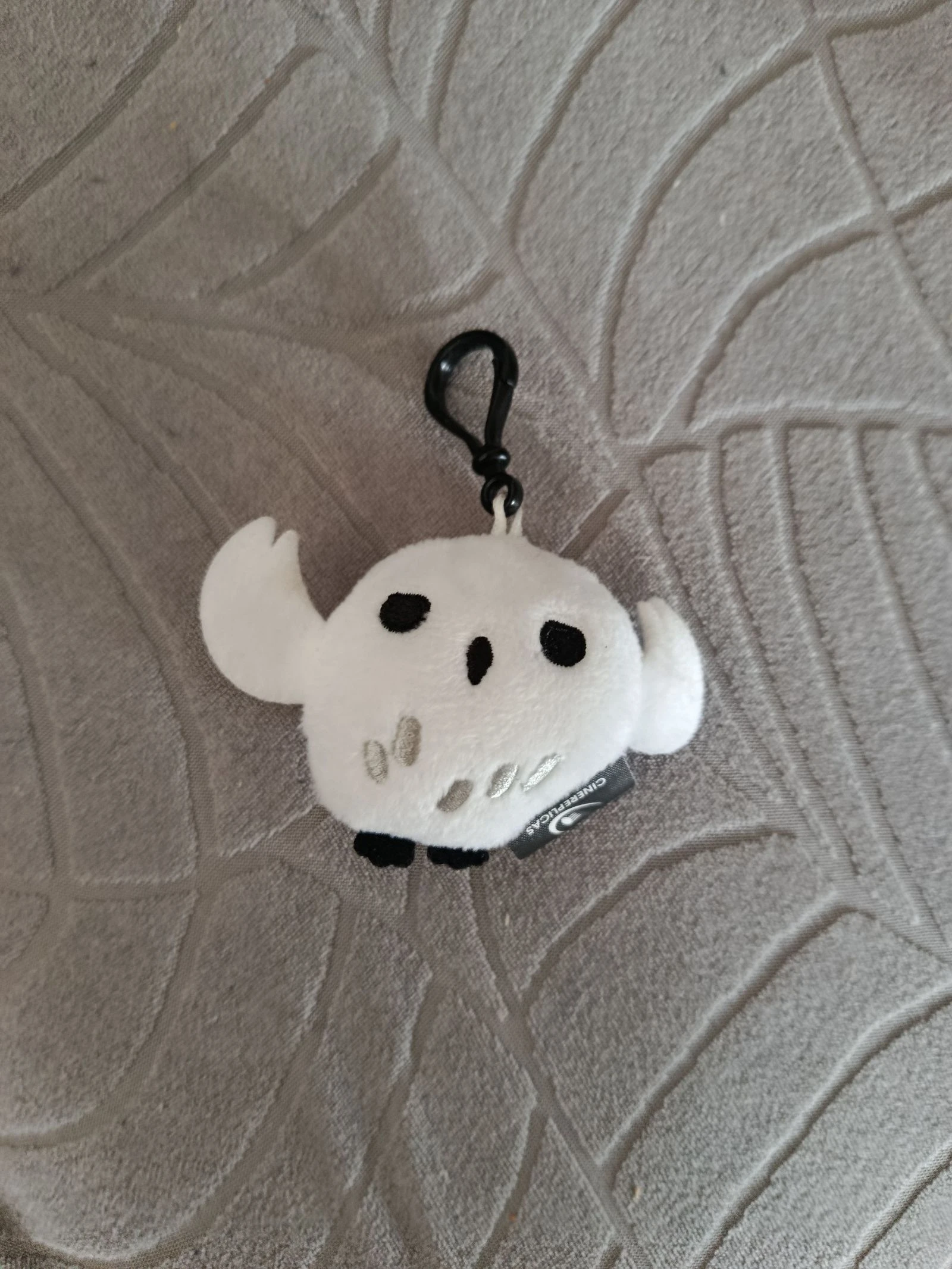A saisir, magnifique porte clé peluche HEDWIGE " harry potter " ( bien lire )